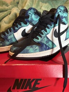 Nike Tie-Dye Blue/Teal Air Jordan 1 Sneakers